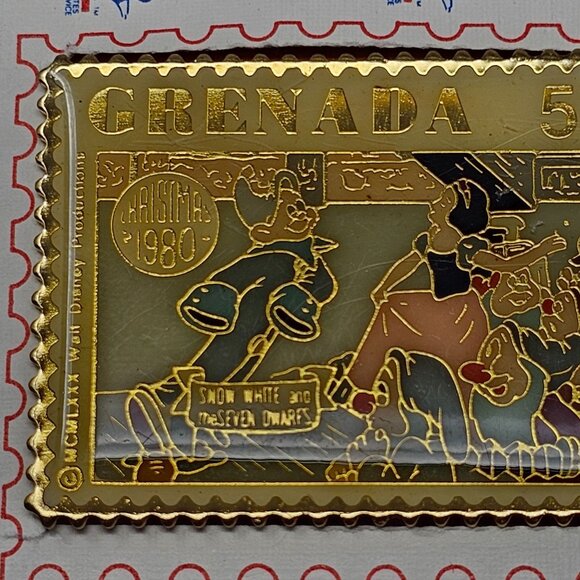 Disney Snow White and the Seven Dwarfs 5-cent stamp pin/brooch from Grenada - Picture 3 of 5